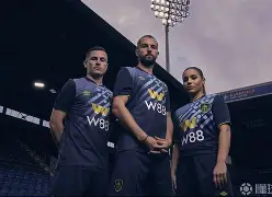 模拟器试玩-包含伯恩利连续三场不胜，保级形势岌岌可危的词条